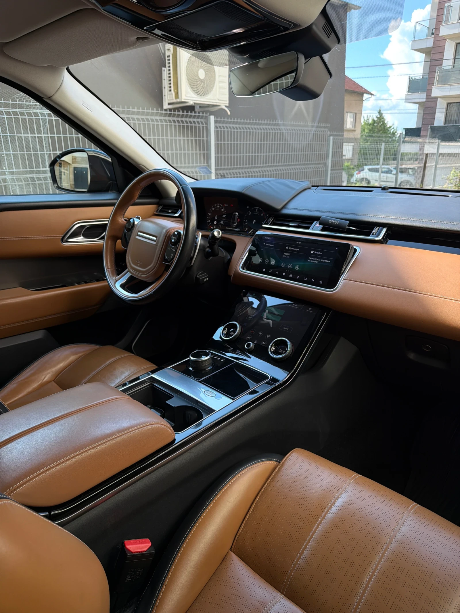 Land Rover Range Rover Velar, снимка 9 - Автомобили и джипове - 54838433