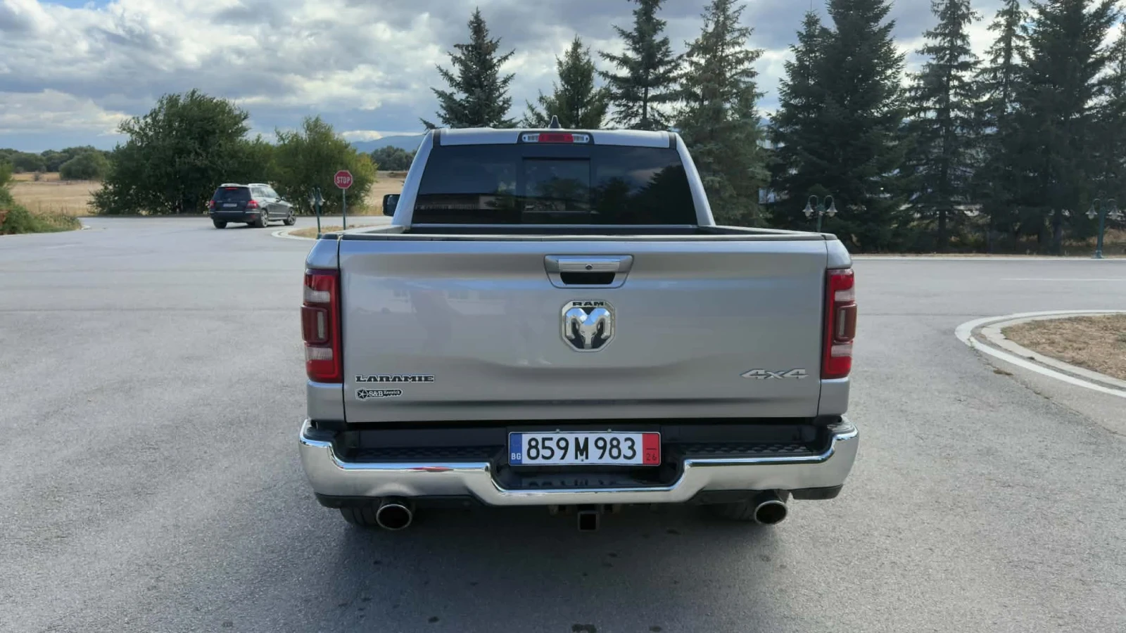Dodge RAM 1500 LARAMIE, HEMI 5, 7 ГАЗ, снимка 4 - Автомобили и джипове - 56014637