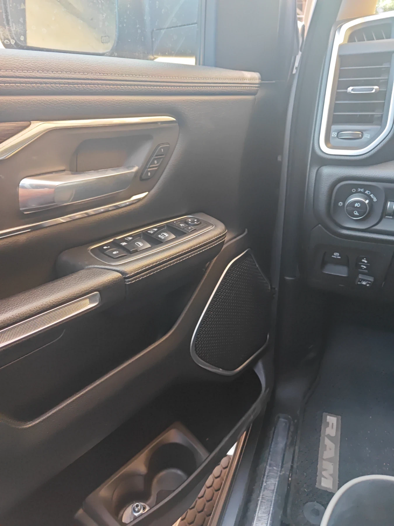 Dodge RAM 1500 ГАЗ, снимка 14 - Автомобили и джипове - 55515849