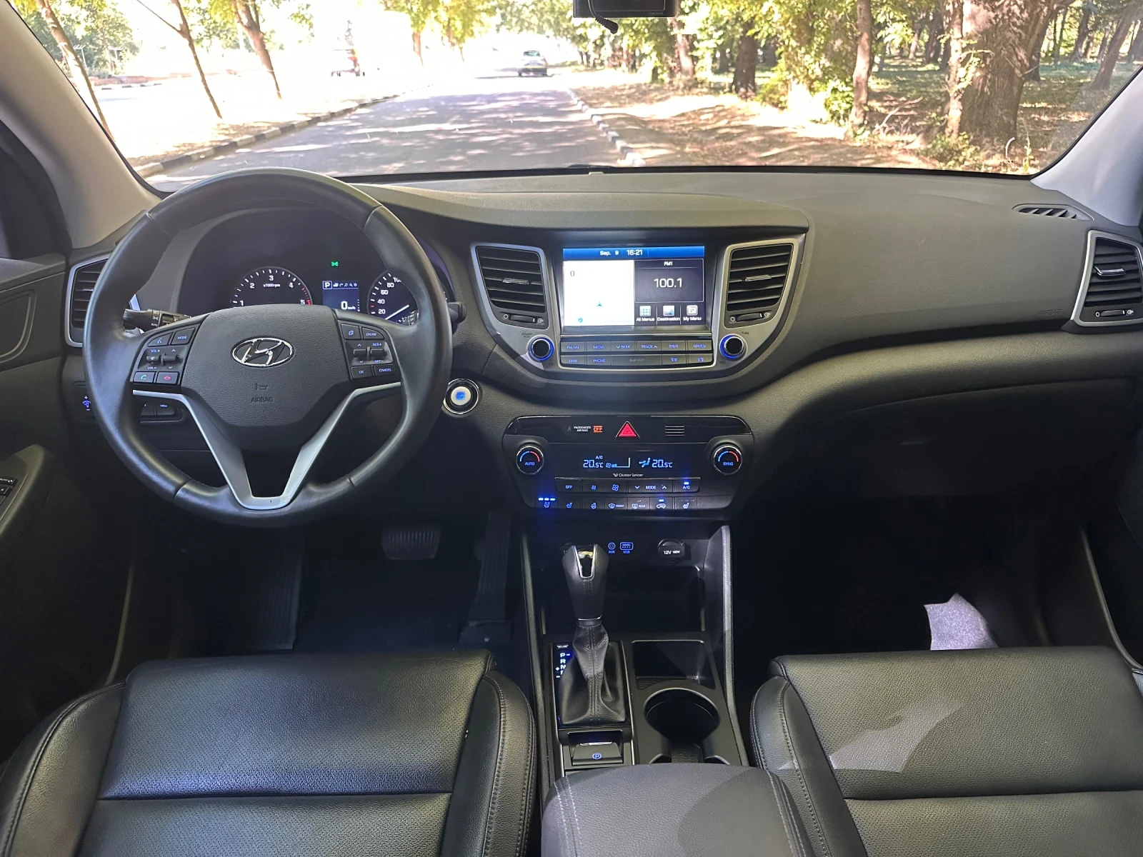 Hyundai Tucson Premium | 108000km | ВНОС ОТ ЮЖНА КОРЕА, снимка 8 - Автомобили и джипове - 56014945
