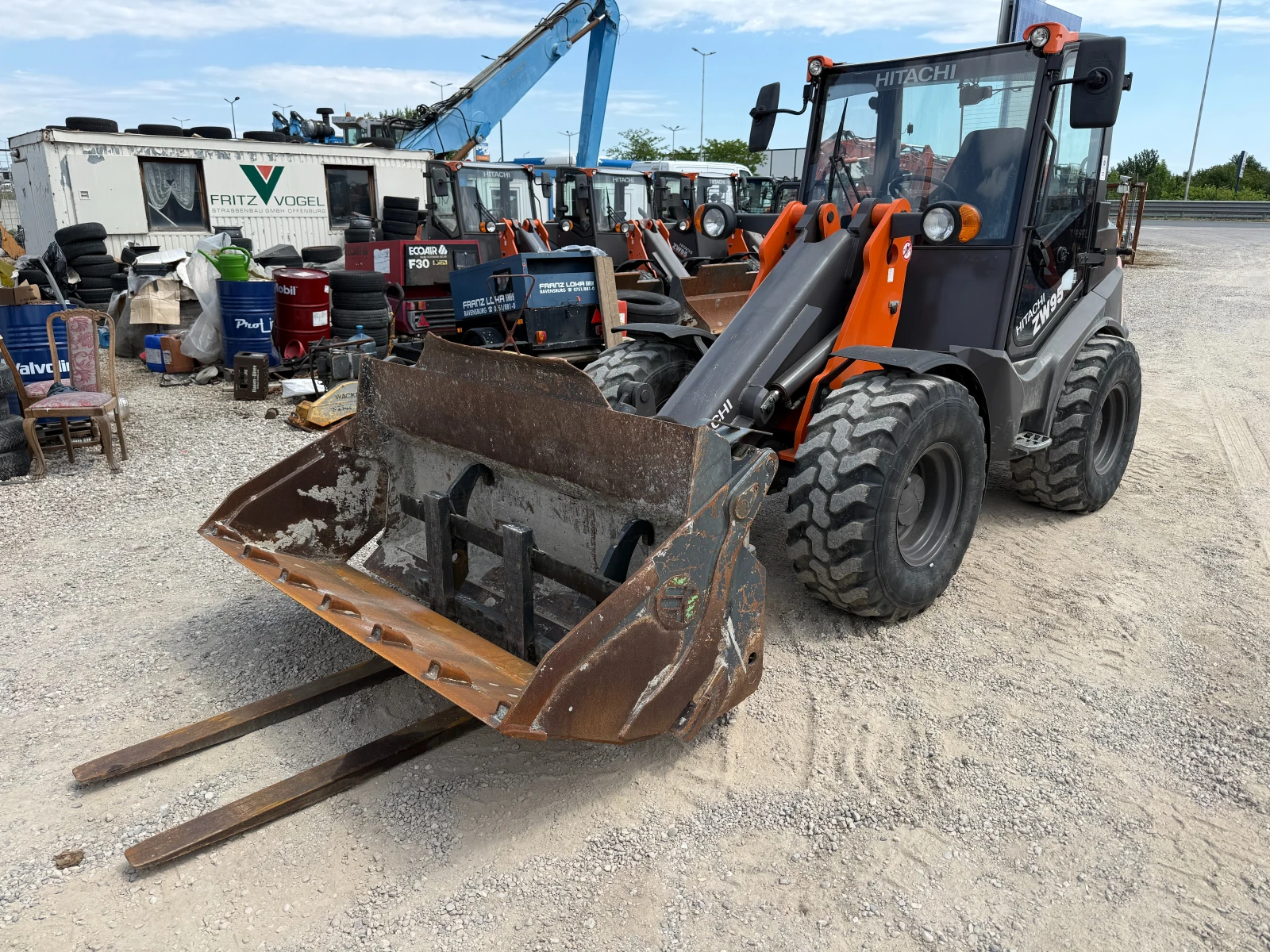 Челен товарач Hitachi ZW 95-6, снимка 4 - Индустриална техника - 54571897