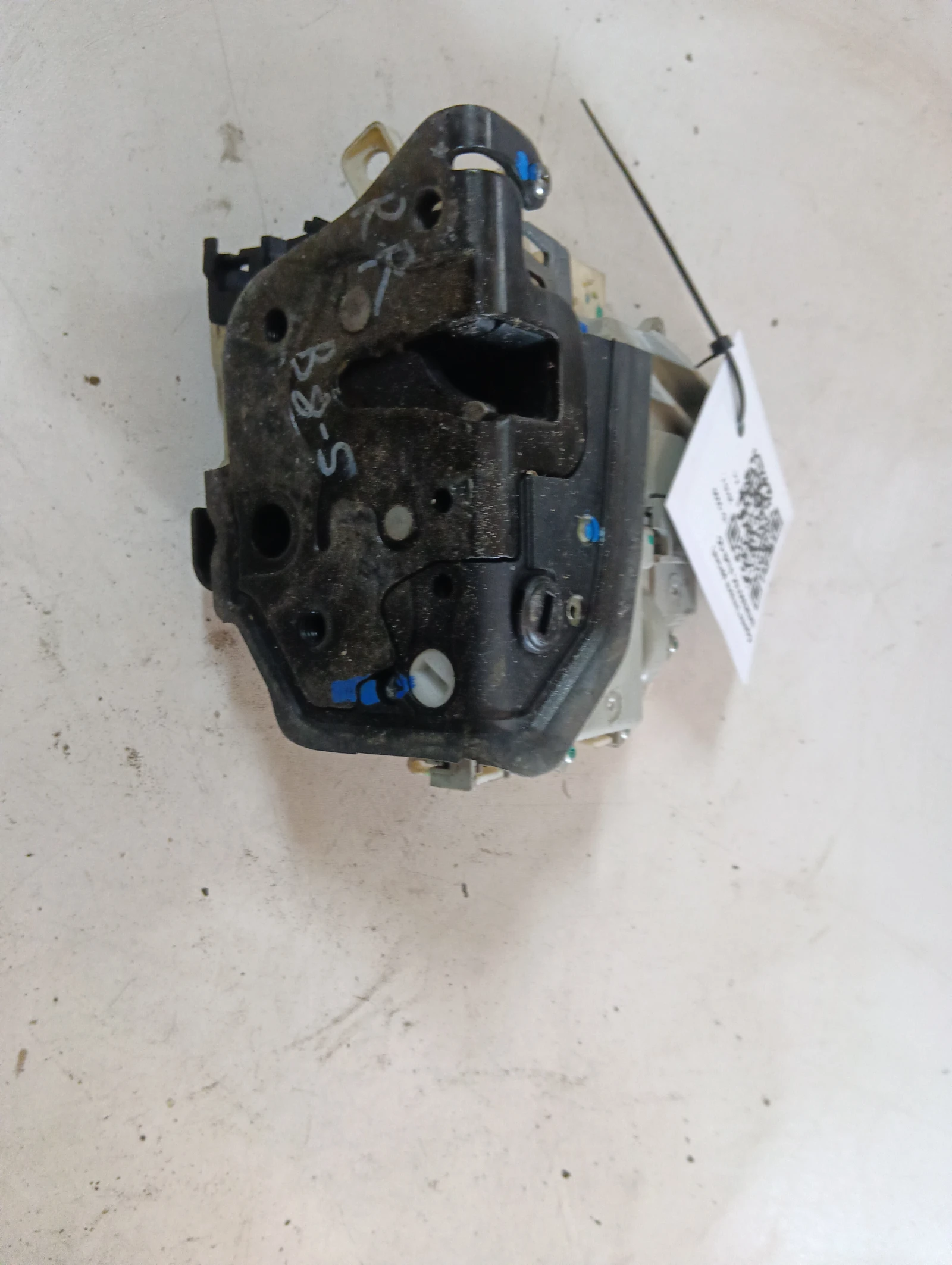 брава (задна дясна) 8K0839016C Audi Q5