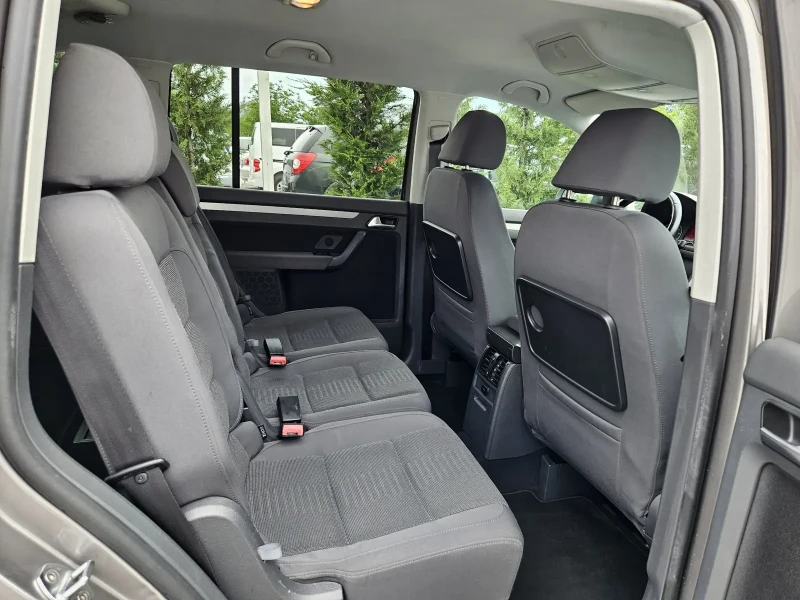 VW Touran 2.0i-109кс= ФАБРИЧЕН МЕТАН= FACELIFT= HIGHLINE , снимка 14 - Автомобили и джипове - 50392603