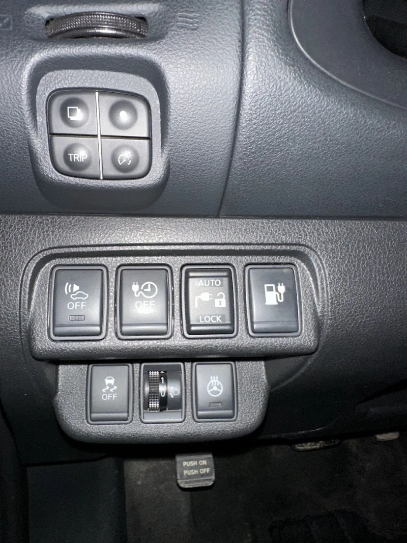 Nissan Leaf , снимка 10 - Автомобили и джипове - 51503950