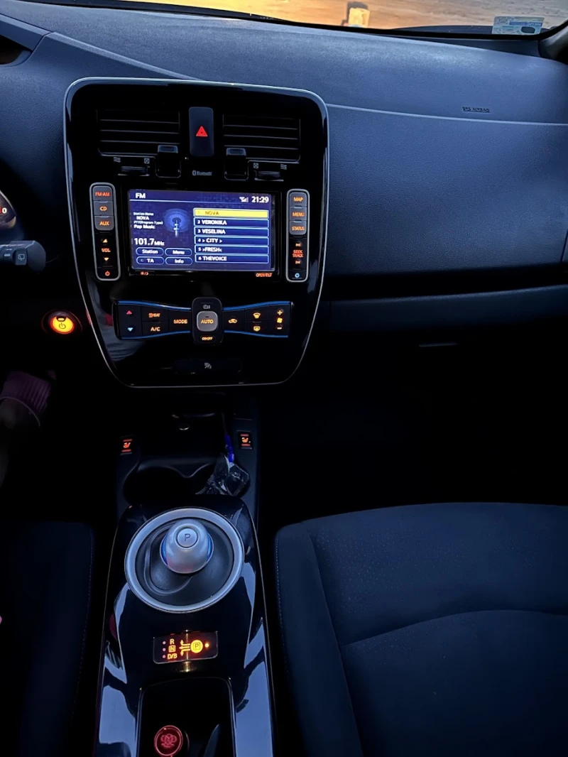 Nissan Leaf , снимка 8 - Автомобили и джипове - 51503950