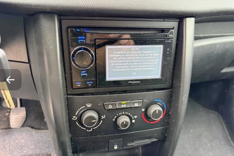 Peugeot 207 Peugeot 207 SW 1.4 VTi X-line , снимка 4 - Автомобили и джипове - 52588320