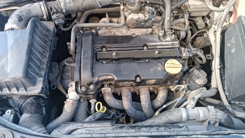 Opel Astra Astra H GTC 1.4 16v, снимка 6 - Автомобили и джипове - 52672873