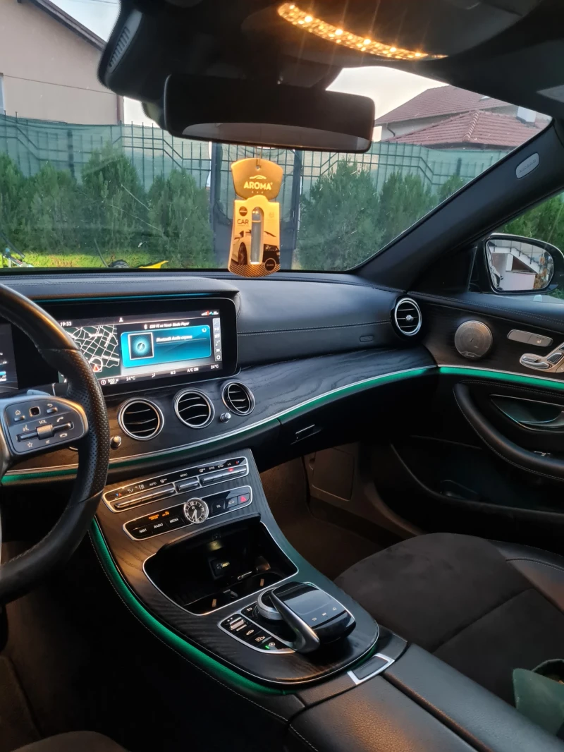 Mercedes-Benz E 220 AMG ORIGINAL СЕРВИЗНА КНИЖКА ОТ МЕРЦЕДЕС , снимка 11 - Автомобили и джипове - 52704074