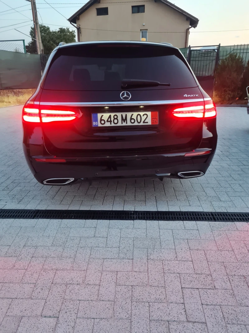 Mercedes-Benz E 220 AMG ORIGINAL СЕРВИЗНА КНИЖКА ОТ МЕРЦЕДЕС , снимка 7 - Автомобили и джипове - 52704074