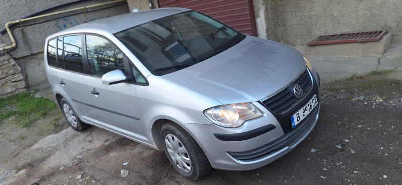 VW Touran, снимка 2 - Автомобили и джипове - 52773036