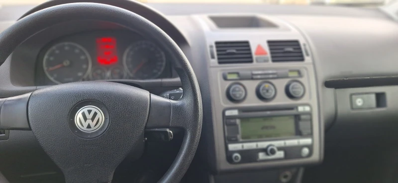 VW Touran, снимка 8 - Автомобили и джипове - 52773036