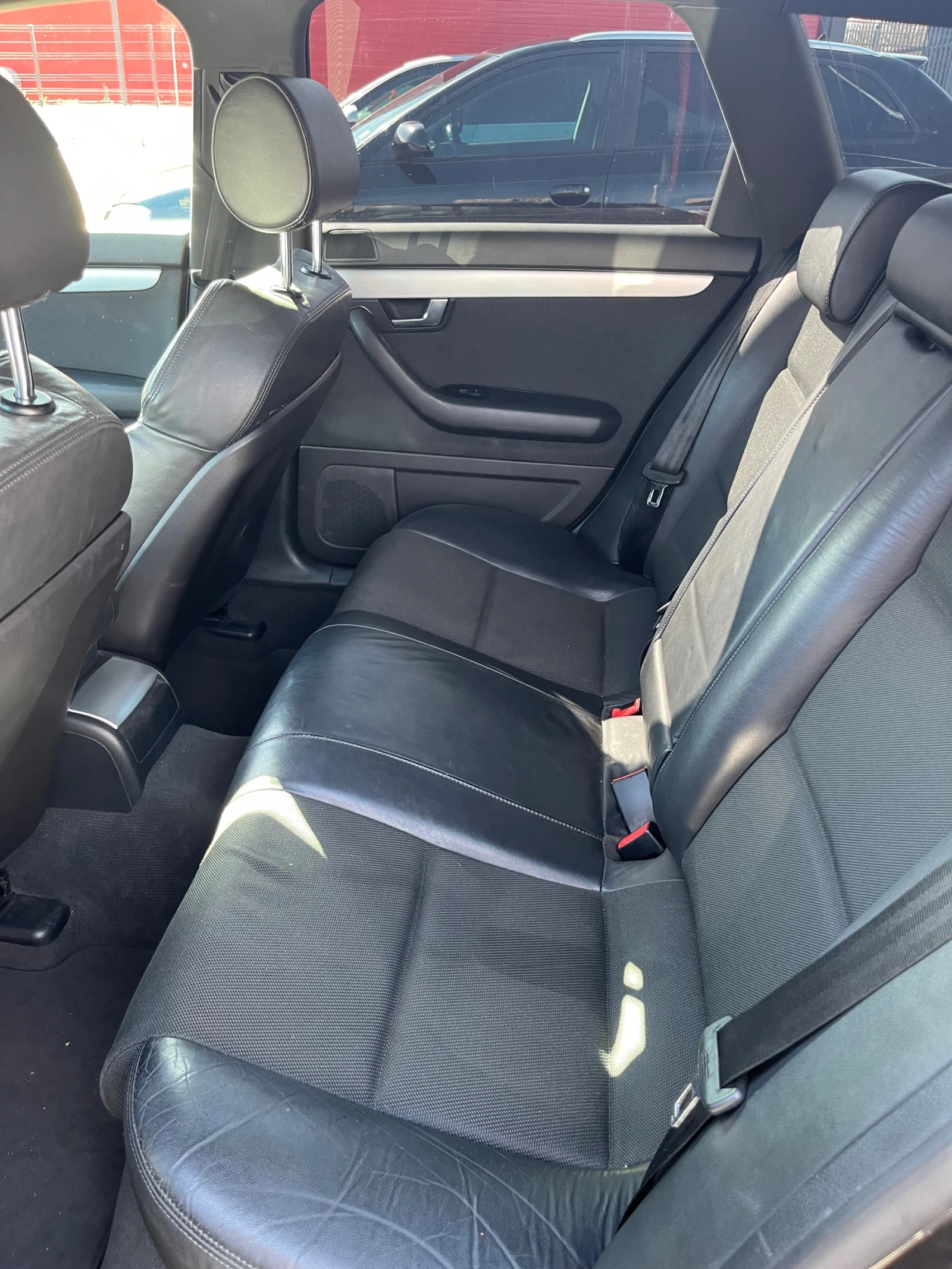 Audi A4 2.0TDI S-LINE - изображение 7