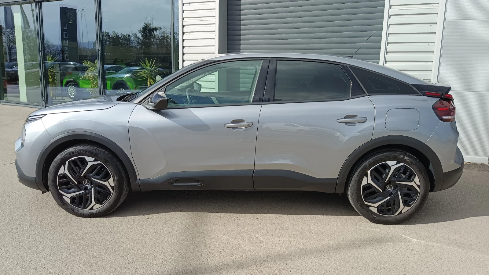 Citroen C4 FEEL PACK В ГАРАНЦИЯ с 2 комплекта гуми с джанти - изображение 7