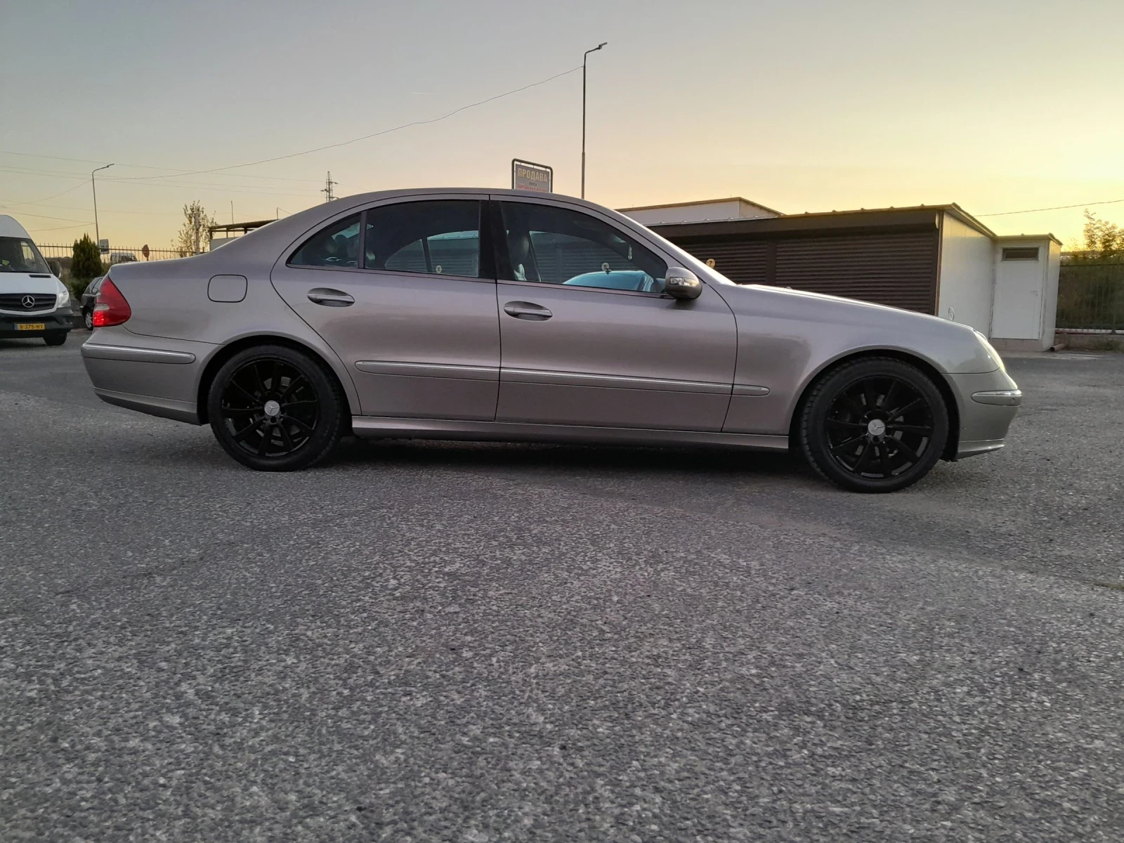 Mercedes-Benz E 320  - изображение 9