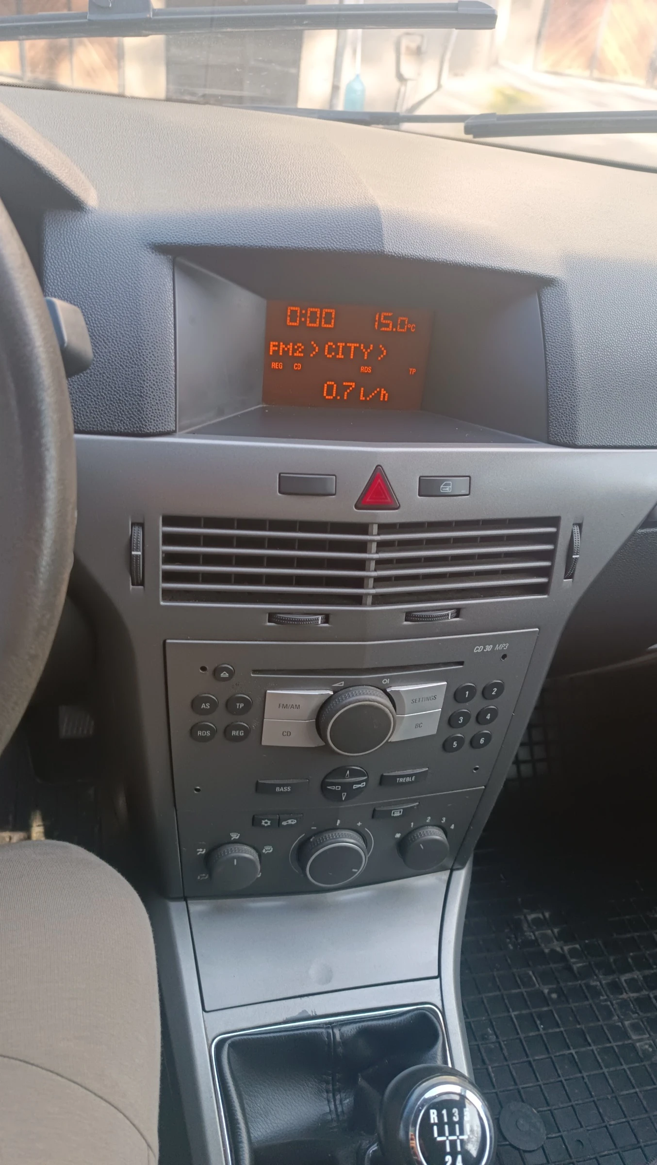 Opel Astra Astra H GTC 1.4 16v - изображение 2