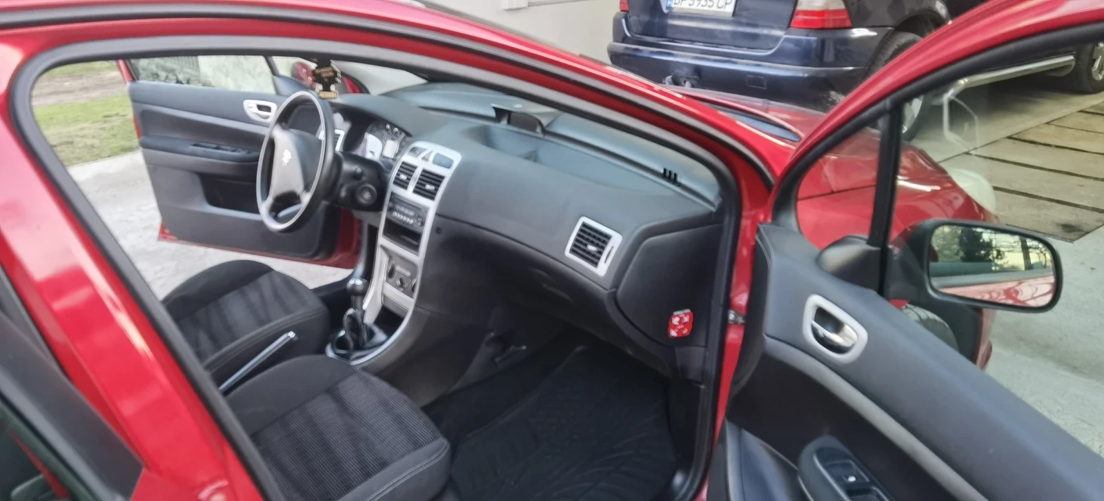 Peugeot 307 1.6 90кс, снимка 11 - Автомобили и джипове - 53740300