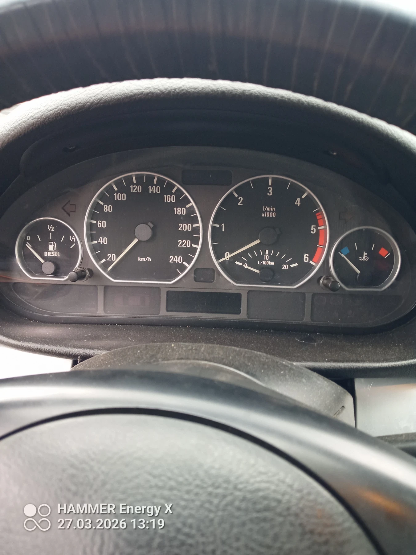 BMW 320, снимка 8 - Автомобили и джипове - 53999961