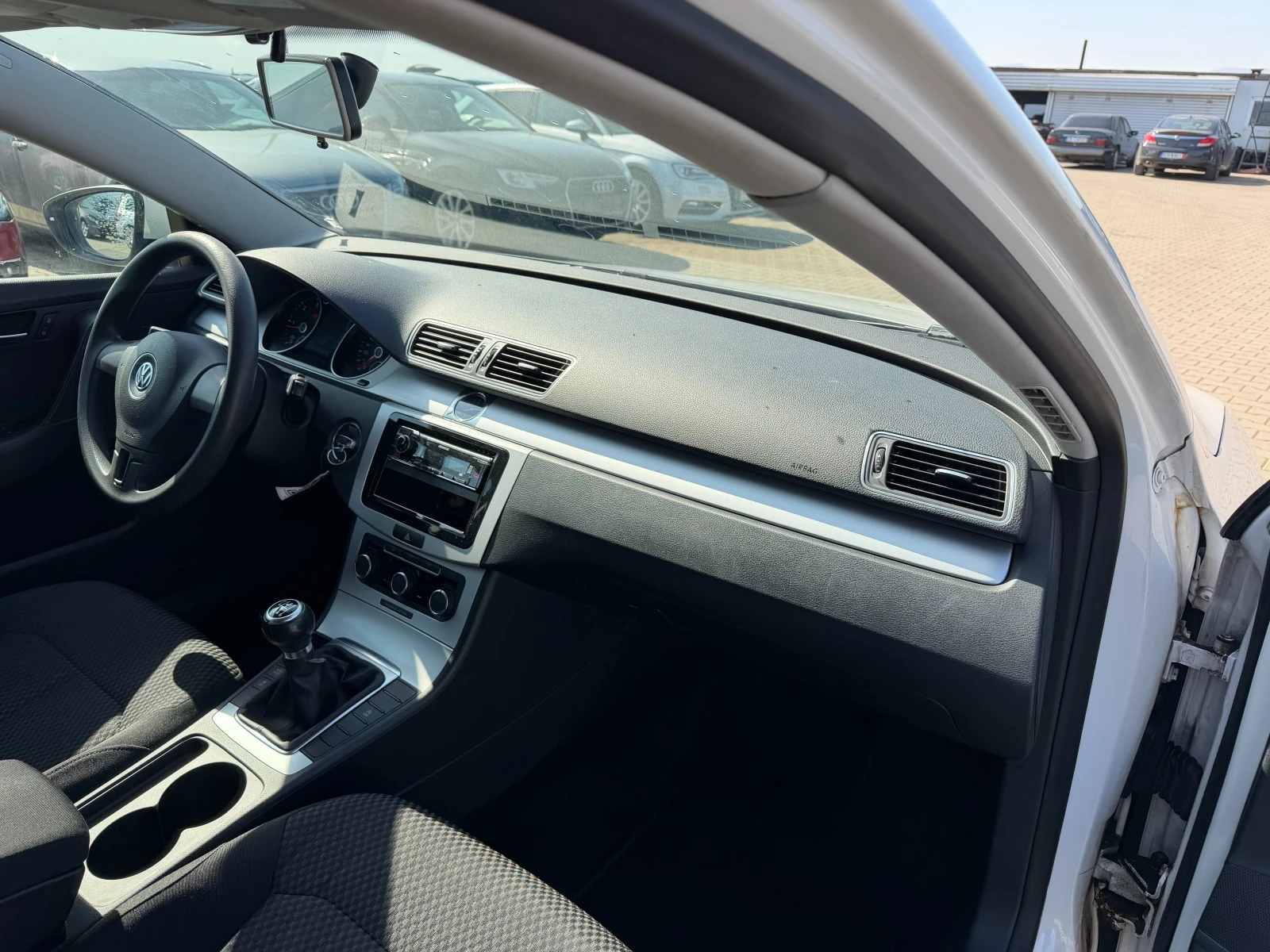 VW Passat 1.6TDI EURO 5, снимка 11 - Автомобили и джипове - 54342558