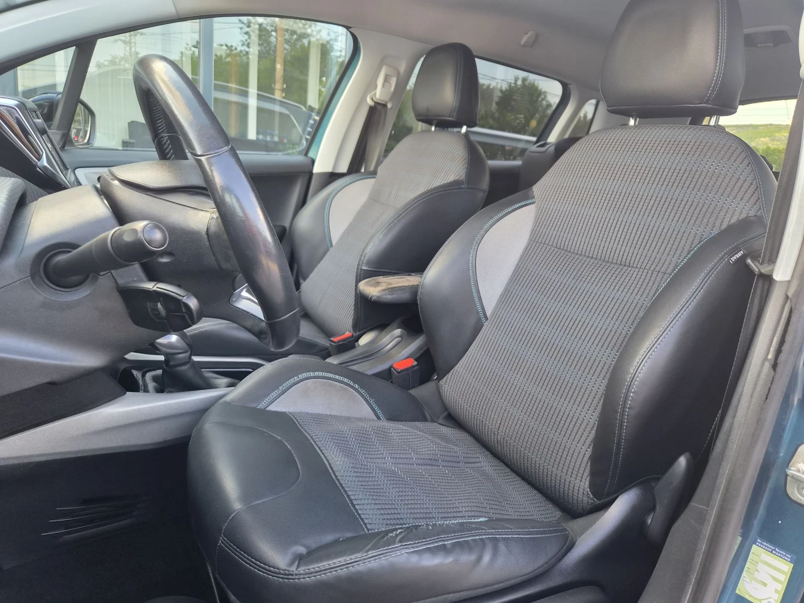 Peugeot 2008 1.6HDI NAVI EURO 6, снимка 8 - Автомобили и джипове - 55015399