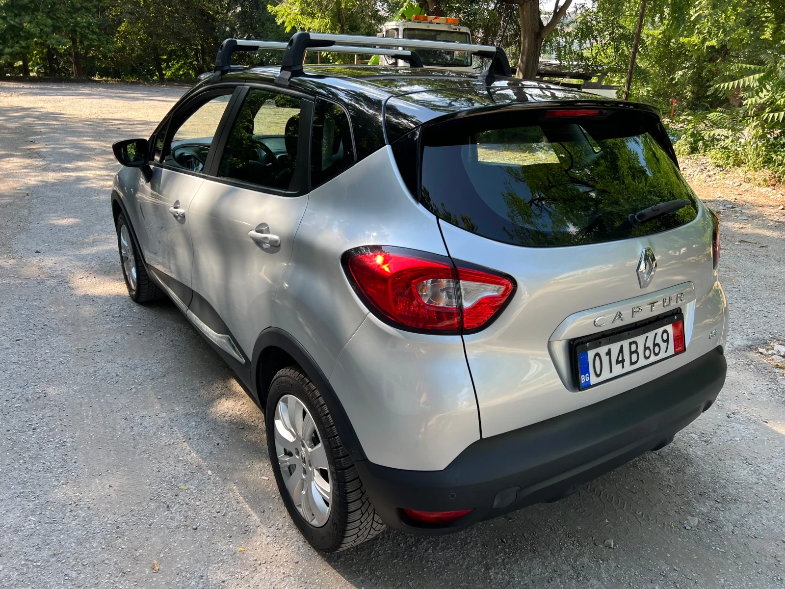 Renault Captur 1.5DCI-ПЕРФЕКТНА, снимка 8 - Автомобили и джипове - 55103844