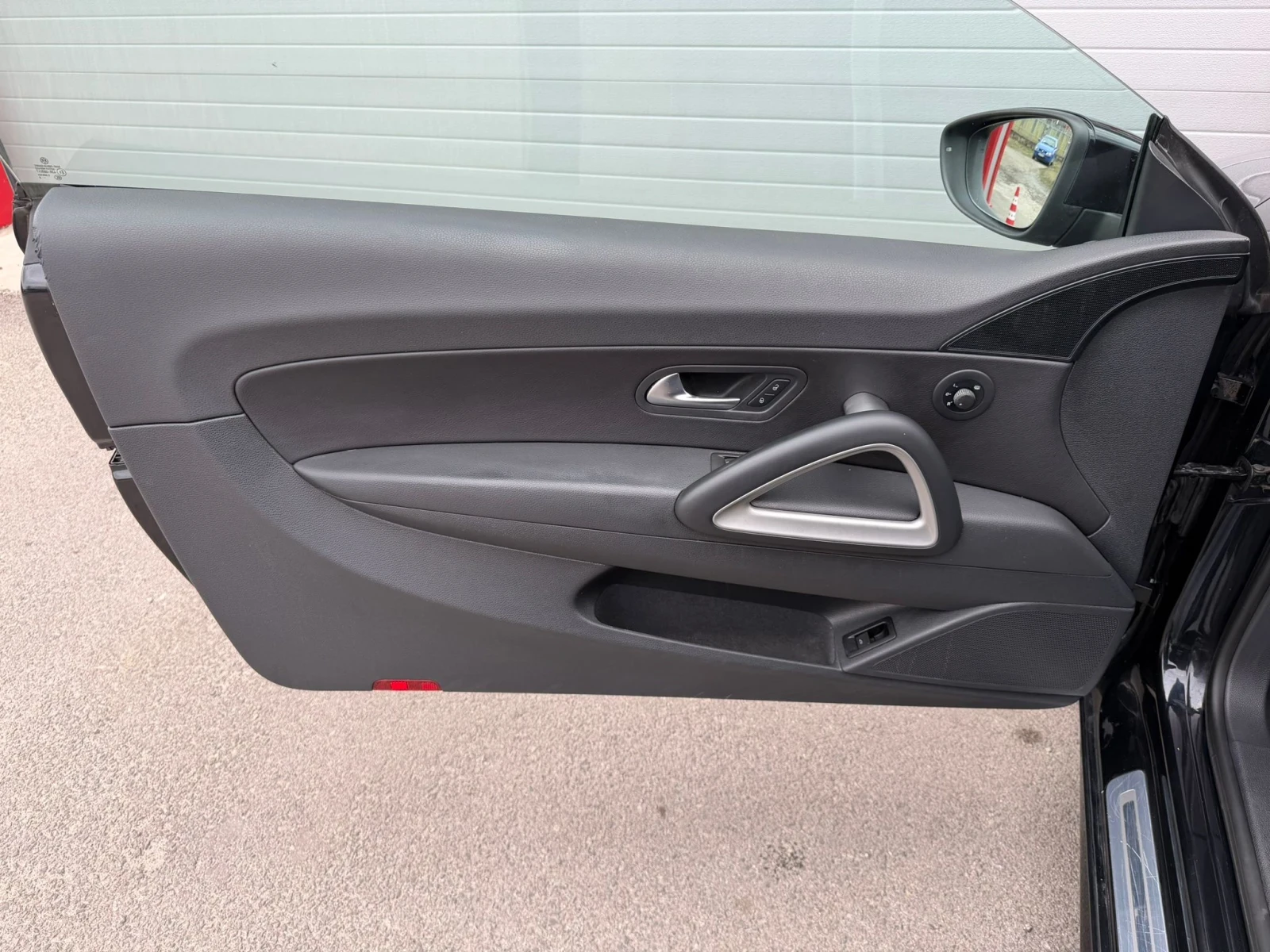 VW Scirocco 1.4I R-LINE KLIMATRONIK 6-SPEED EVRO 5A ЛИЗИНГ!!!, снимка 12 - Автомобили и джипове - 55867768