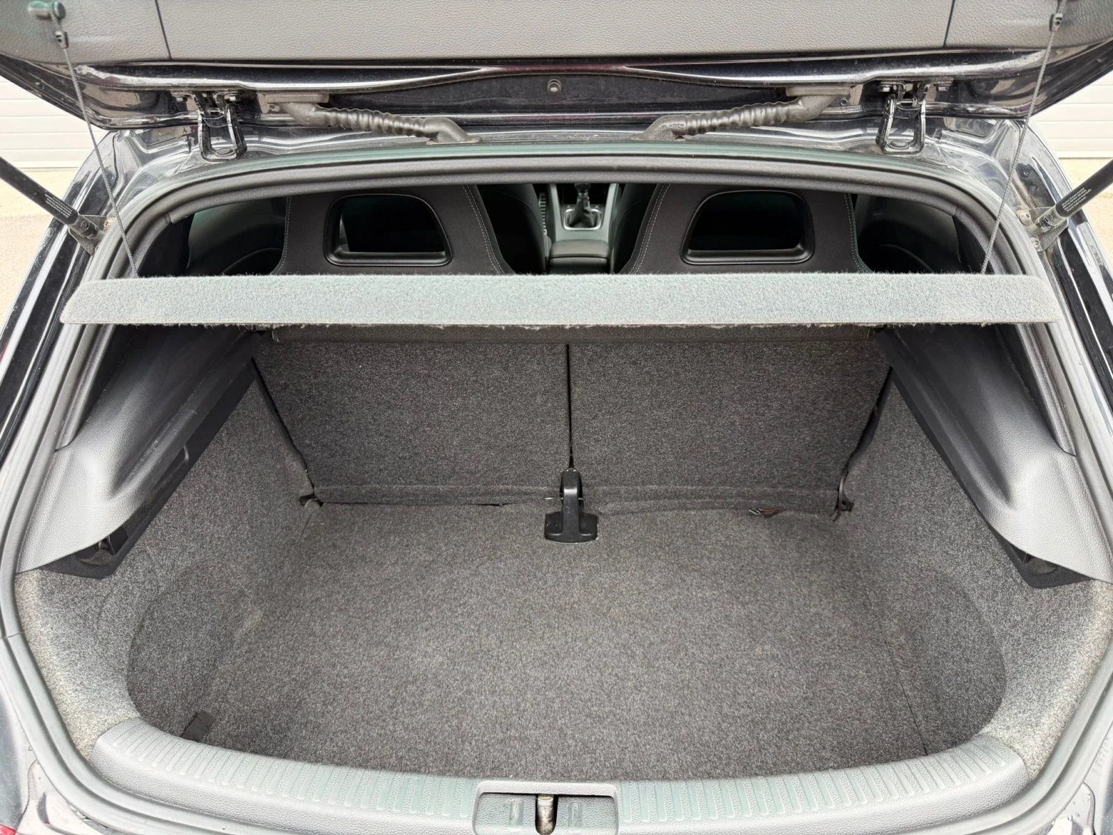 VW Scirocco 1.4I R-LINE KLIMATRONIK 6-SPEED EVRO 5A ЛИЗИНГ!!!, снимка 11 - Автомобили и джипове - 55867768