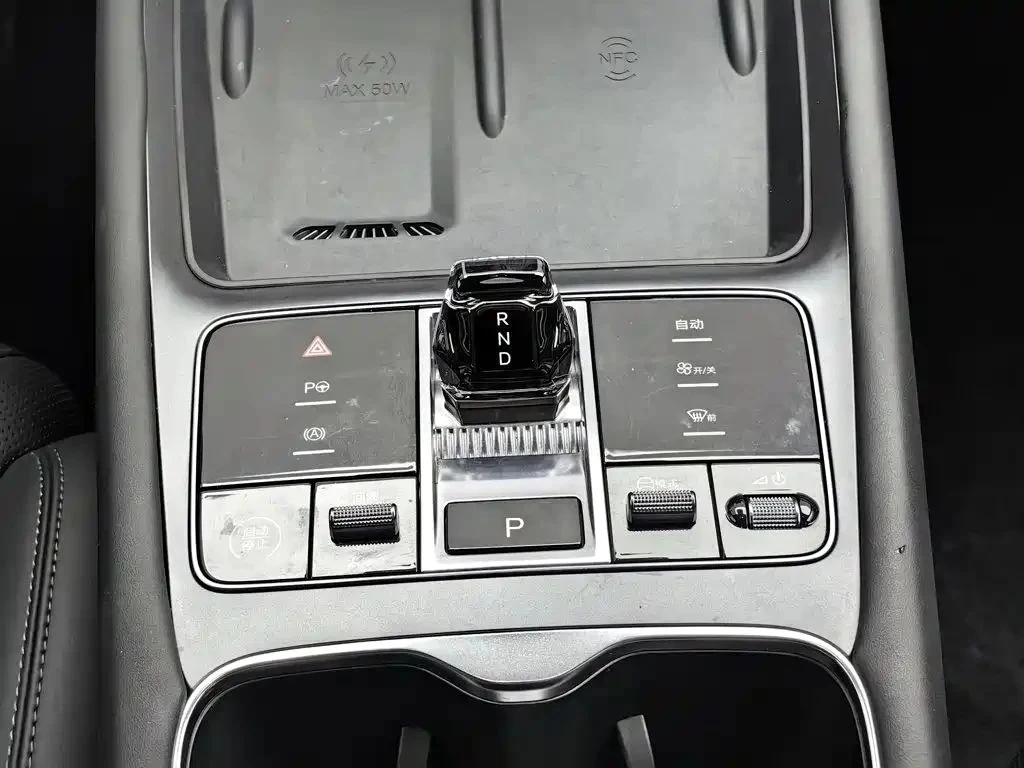 BYD Sealion 7, снимка 11 - Автомобили и джипове - 56724052