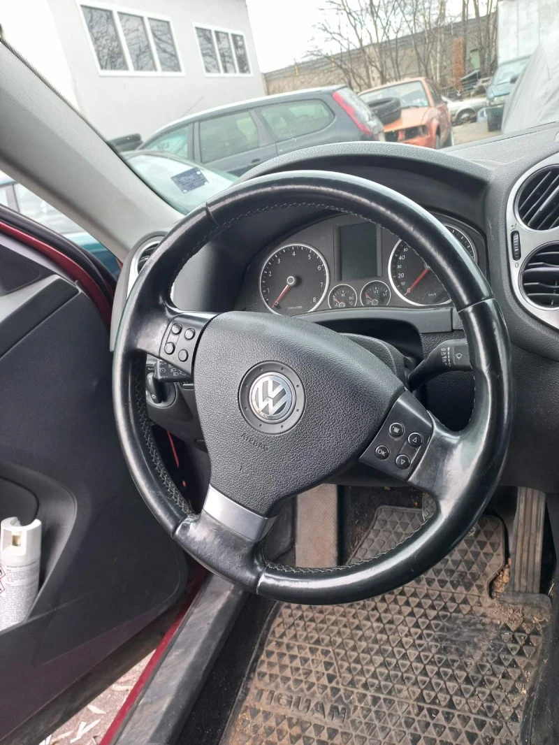 VW Tiguan, снимка 5 - Автомобили и джипове - 47614107