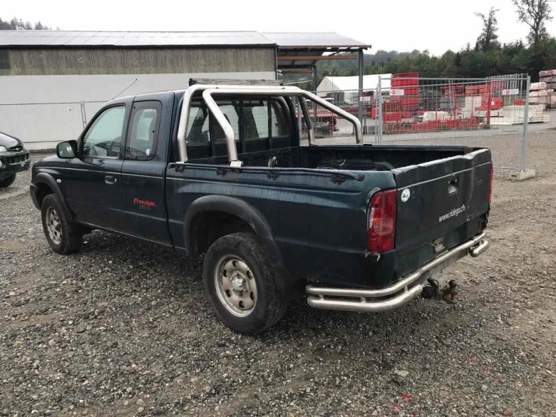 Mazda B2500 4x4 FL, снимка 17 - Автомобили и джипове - 48492846