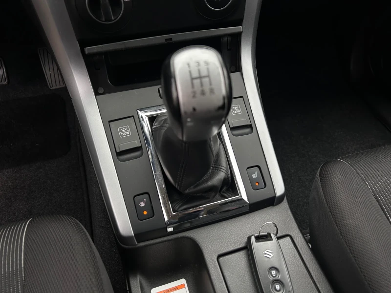 Suzuki Grand vitara 2.4 110000КМ, снимка 9 - Автомобили и джипове - 53123491