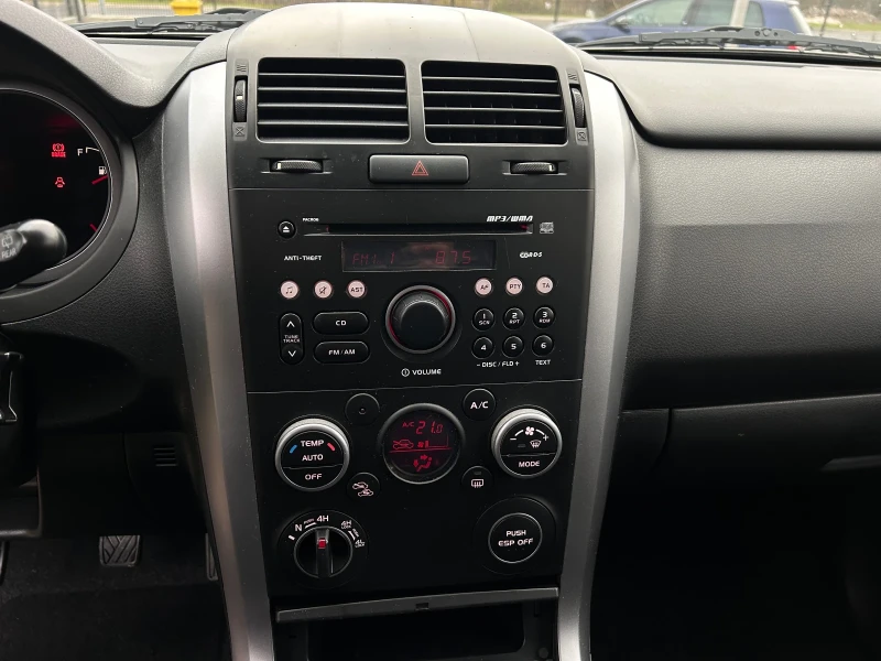 Suzuki Grand vitara 2.4 110000КМ, снимка 10 - Автомобили и джипове - 53123491