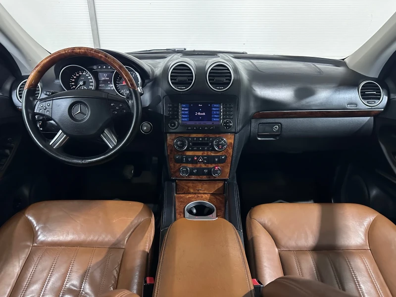 Mercedes-Benz ML 320 4MATIC Designo , снимка 8 - Автомобили и джипове - 52890792