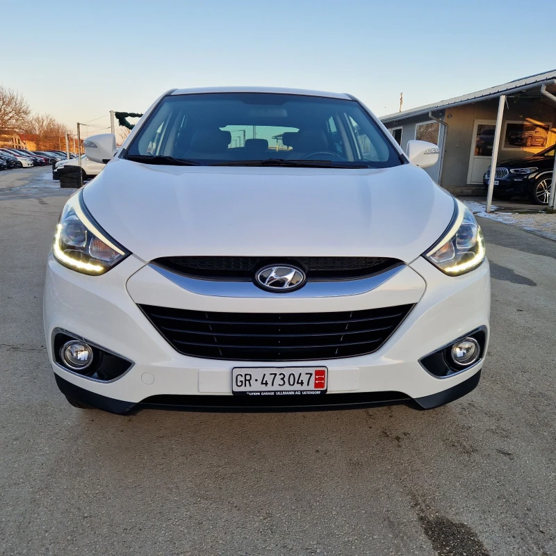 Hyundai IX35 2.0 166к.4Х4 FACELIFT НАВИ/КАМЕРА/КОЖА ШВЕЙЦАРИЯ , снимка 2 - Автомобили и джипове - 53146964