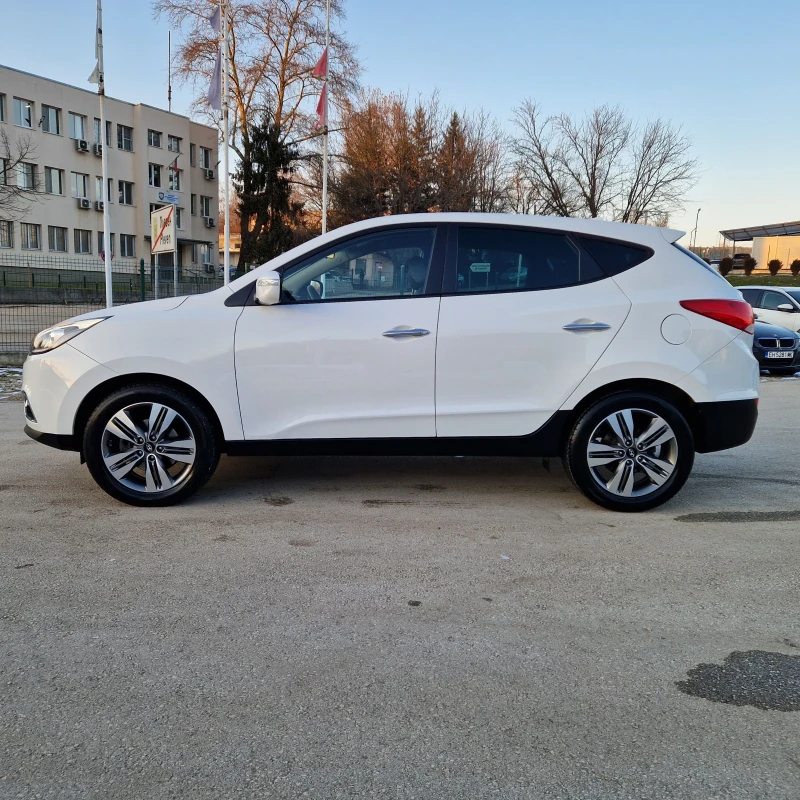 Hyundai IX35 2.0 166к.4Х4 FACELIFT НАВИ/КАМЕРА/КОЖА ШВЕЙЦАРИЯ , снимка 4 - Автомобили и джипове - 53146964
