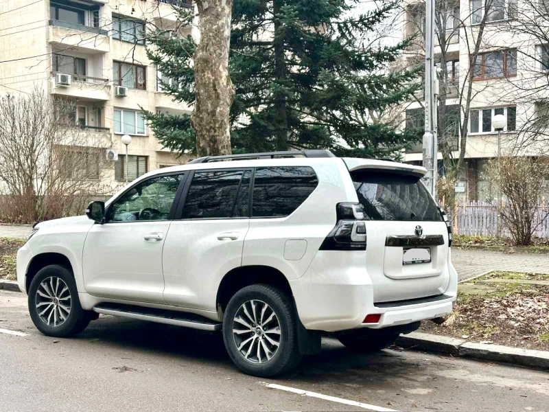 Toyota Land cruiser LUXURY 150, снимка 2 - Автомобили и джипове - 53259568