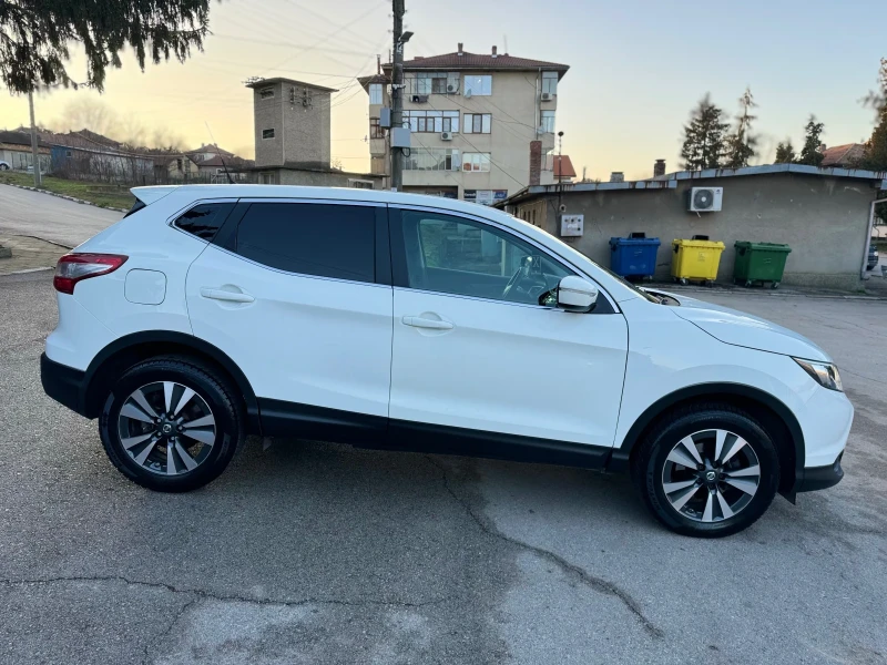 Nissan Qashqai 1.5 DCI / 110 к.с / НАПЪЛНО ОБСЛУЖЕН!!!, снимка 6 - Автомобили и джипове - 53448158