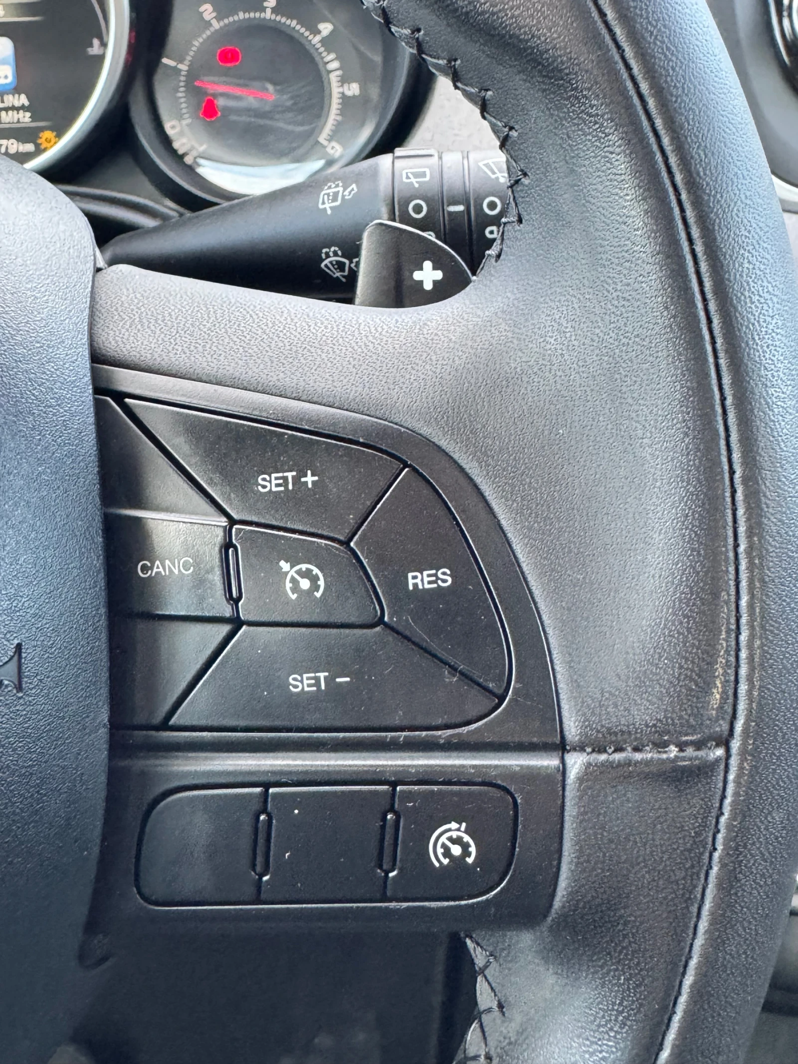 Fiat 500X 1.6MJET АВТОМАТ ИТАЛИЯ, снимка 17 - Автомобили и джипове - 54544306
