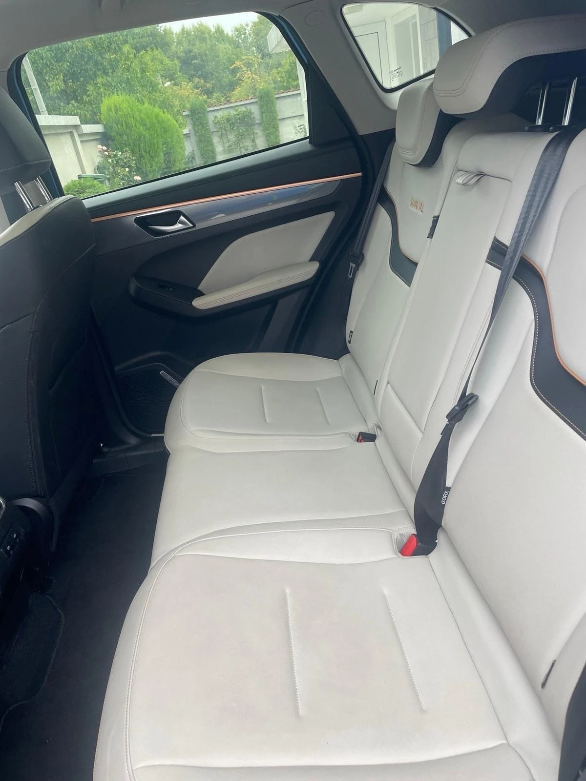 Haval Jolion 1.5 Turbo , снимка 8 - Автомобили и джипове - 55137542
