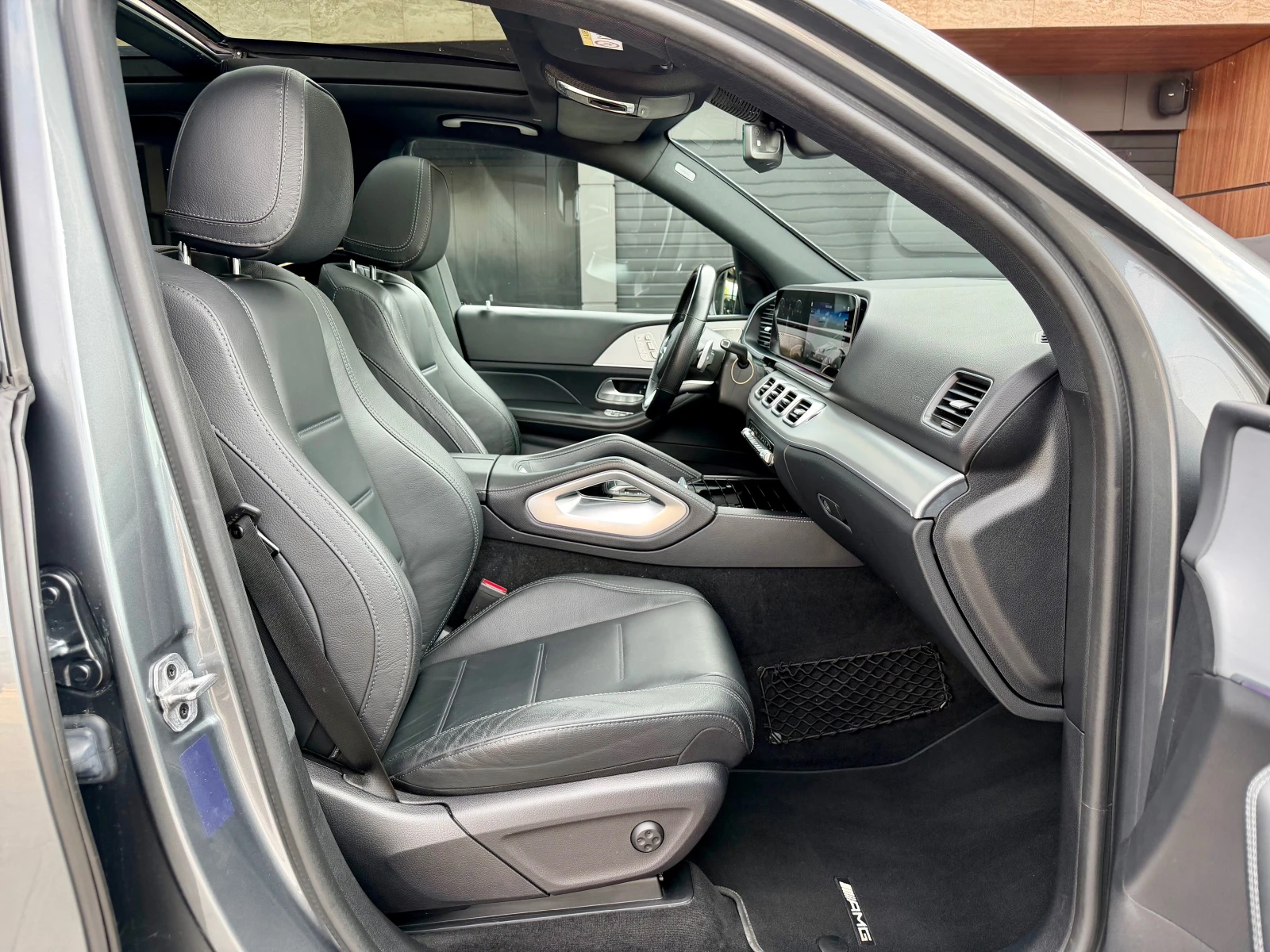 Mercedes-Benz GLE 350 AMG #PANO#DISTR#Cam360#Burmester#PODGREV#Keyless#, снимка 12 - Автомобили и джипове - 55582259