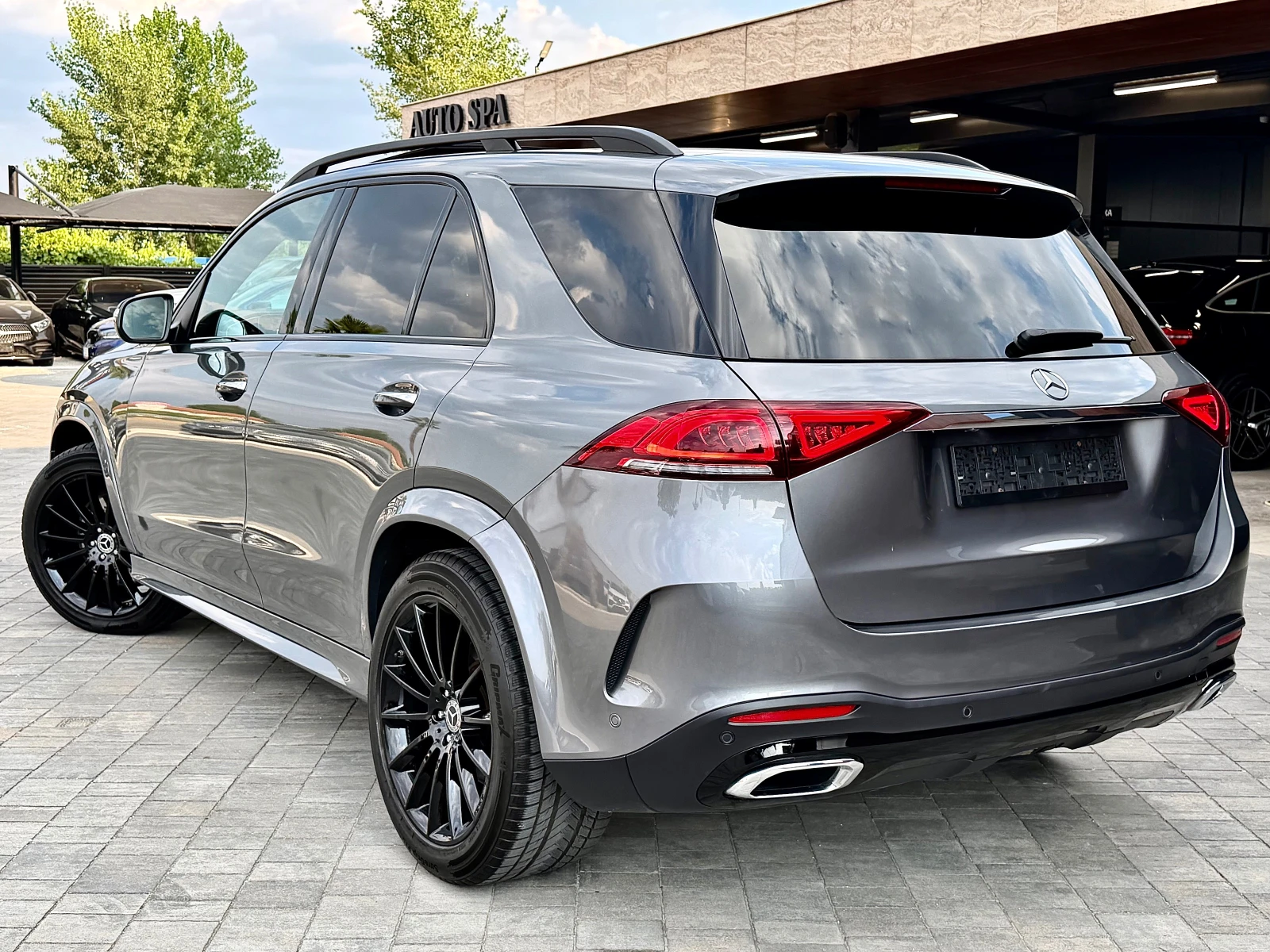Mercedes-Benz GLE 350 AMG #PANO#DISTR#Cam360#Burmester#PODGREV#Keyless#, снимка 4 - Автомобили и джипове - 55582259