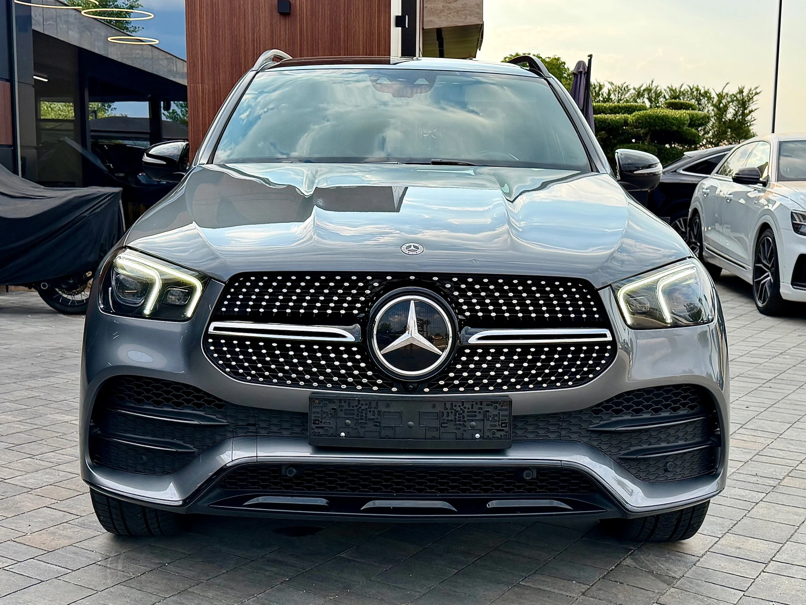 Mercedes-Benz GLE 350 AMG #PANO#DISTR#Cam360#Burmester#PODGREV#Keyless#, снимка 5 - Автомобили и джипове - 55582259