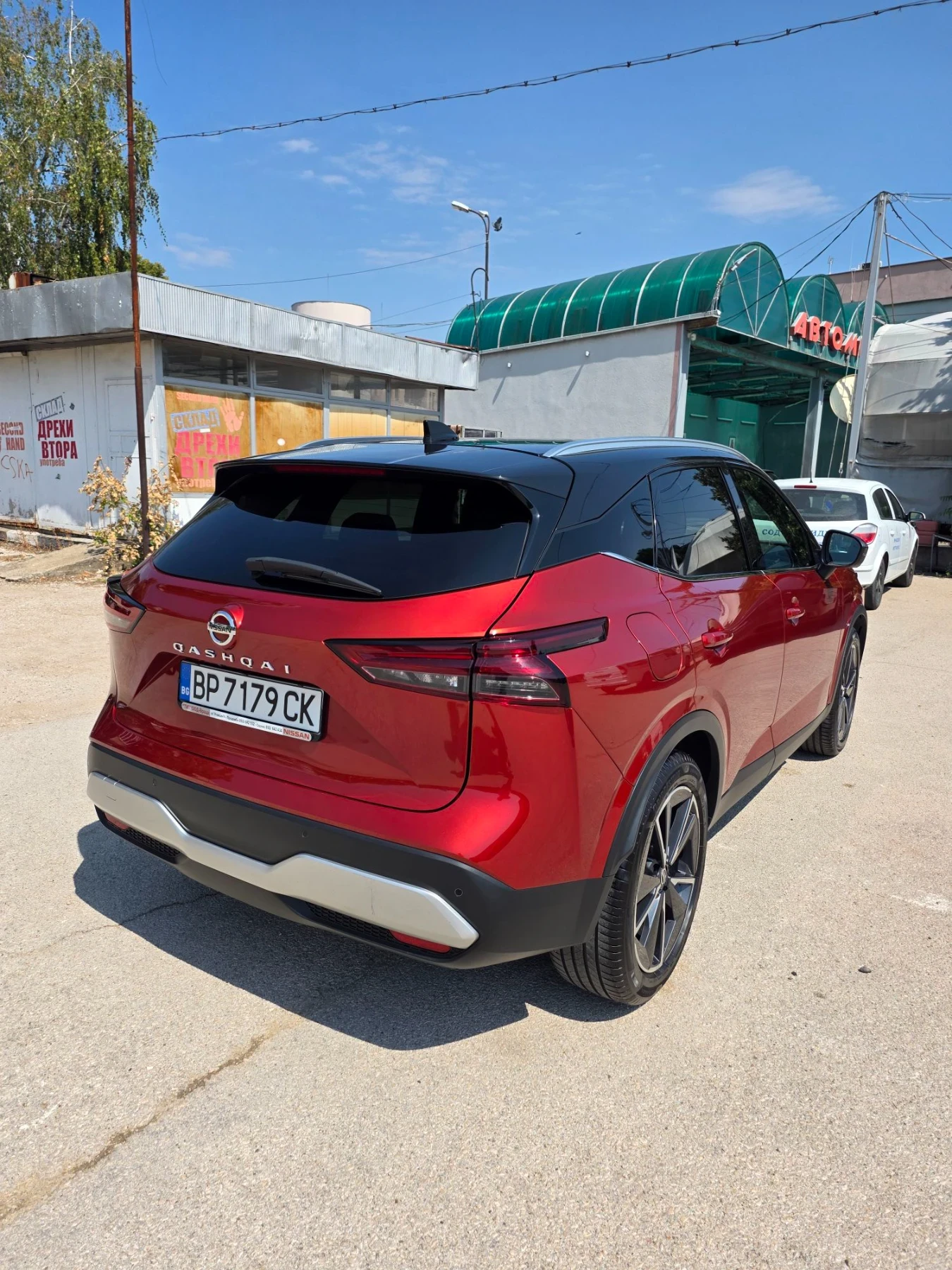 Nissan Qashqai Текна, 4x4, закупен от Nissan България, снимка 2 - Автомобили и джипове - 55834751