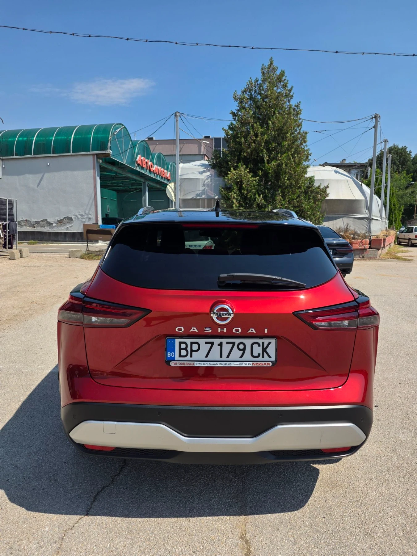 Nissan Qashqai Текна, 4x4, закупен от Nissan България, снимка 4 - Автомобили и джипове - 55834751