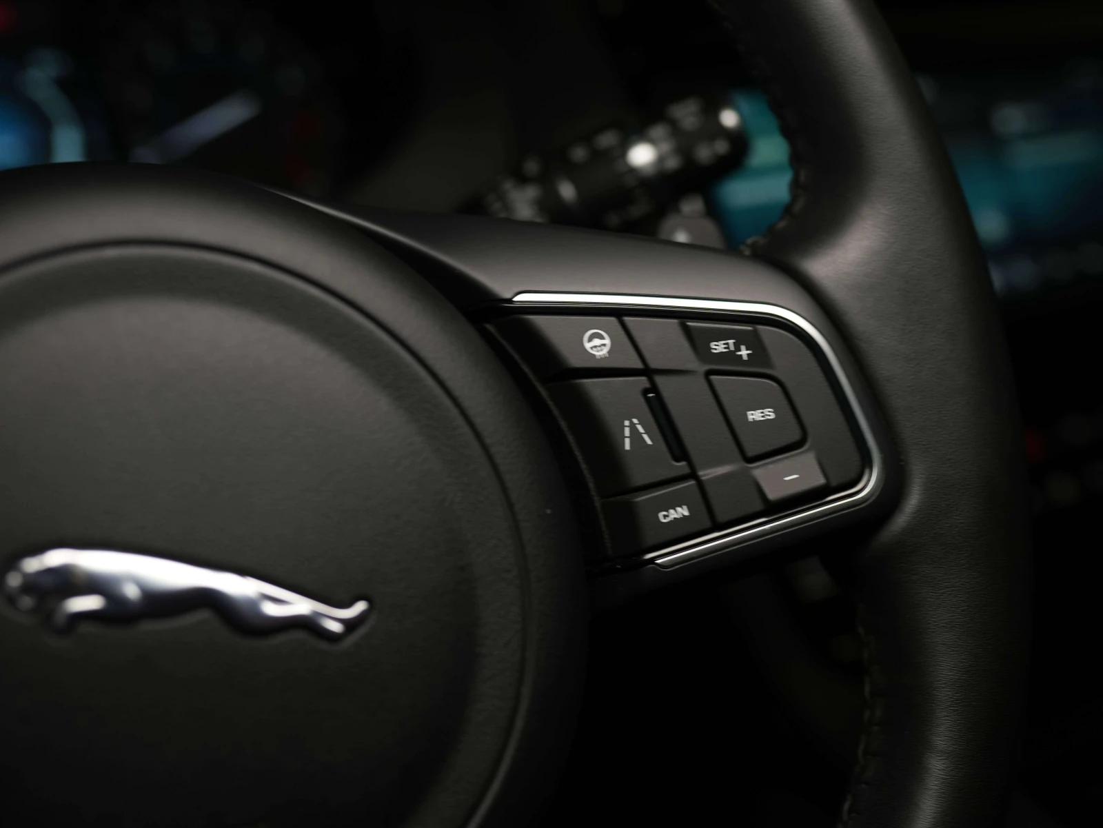 Jaguar F-PACE * PREMIUM | 25T | PANO | MERIDIAN * CARFAX * , снимка 12 - Автомобили и джипове - 56086599