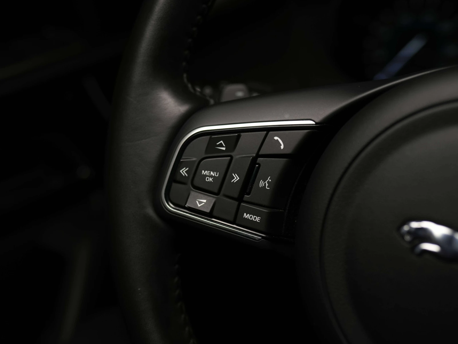 Jaguar F-PACE * PREMIUM | 25T | PANO | MERIDIAN * CARFAX * , снимка 11 - Автомобили и джипове - 56086599