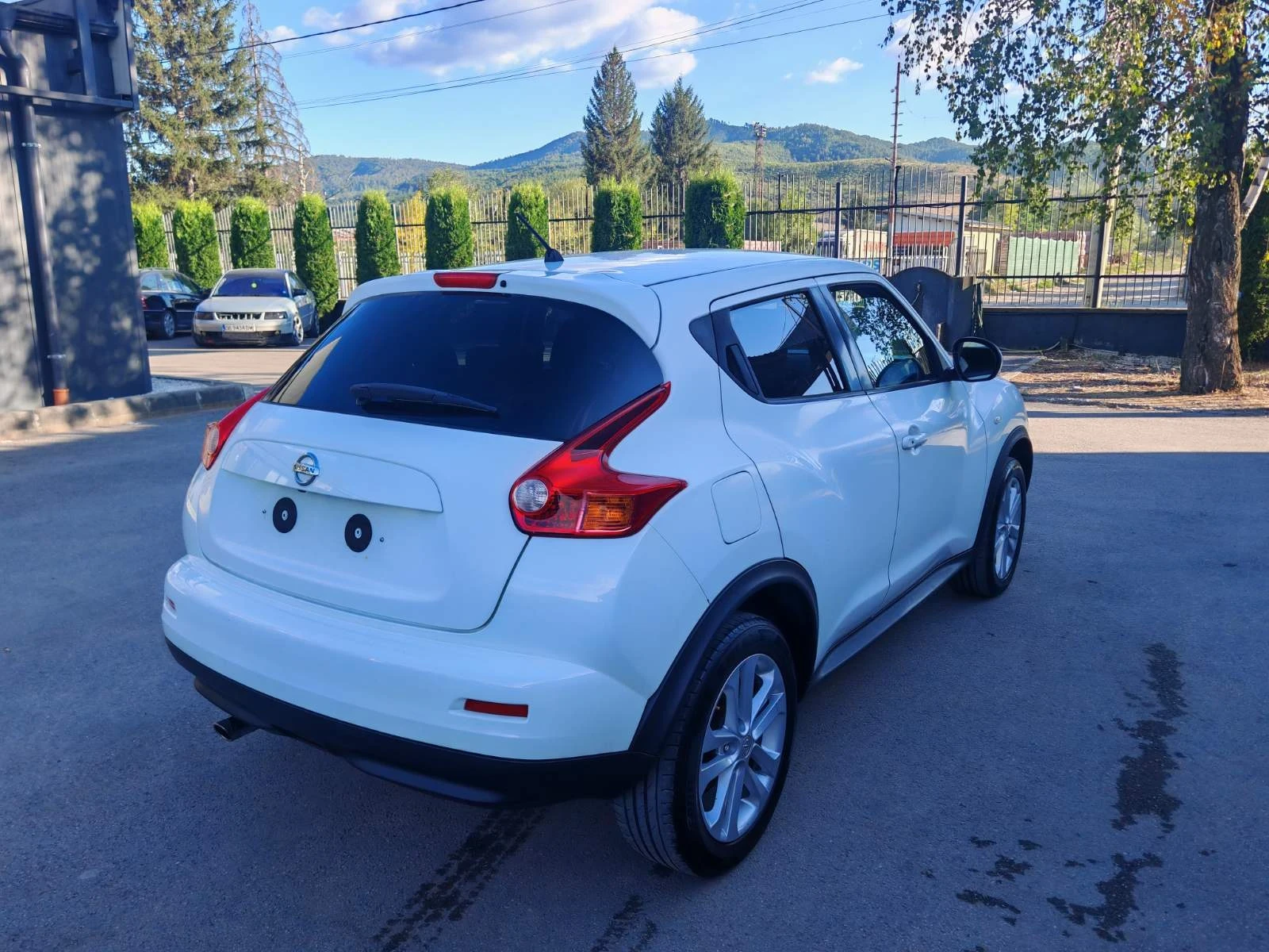 Nissan Juke 1.6 i, снимка 5 - Автомобили и джипове - 56345244
