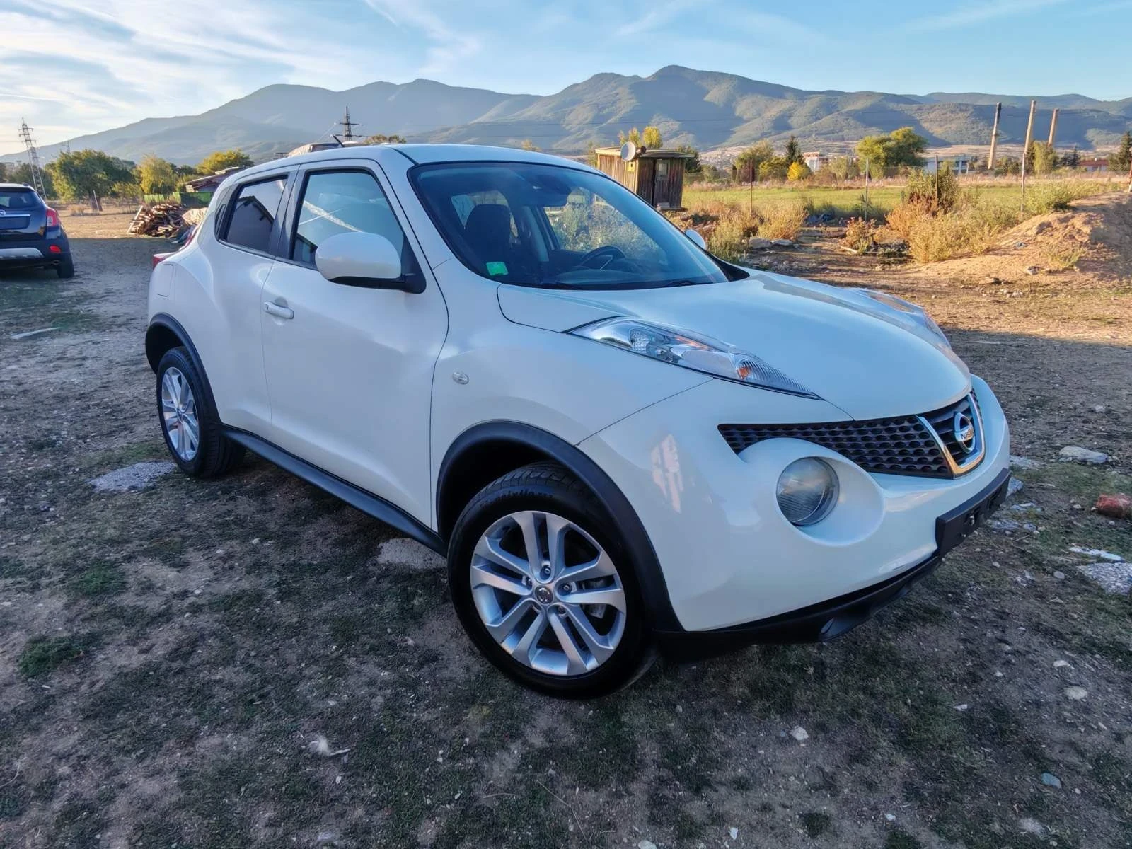 Nissan Juke 1.6 i, снимка 6 - Автомобили и джипове - 56345244