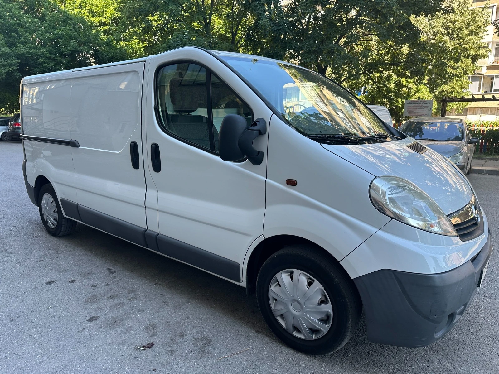 Opel Vivaro 2.0CDTI KLIMA - изображение 2