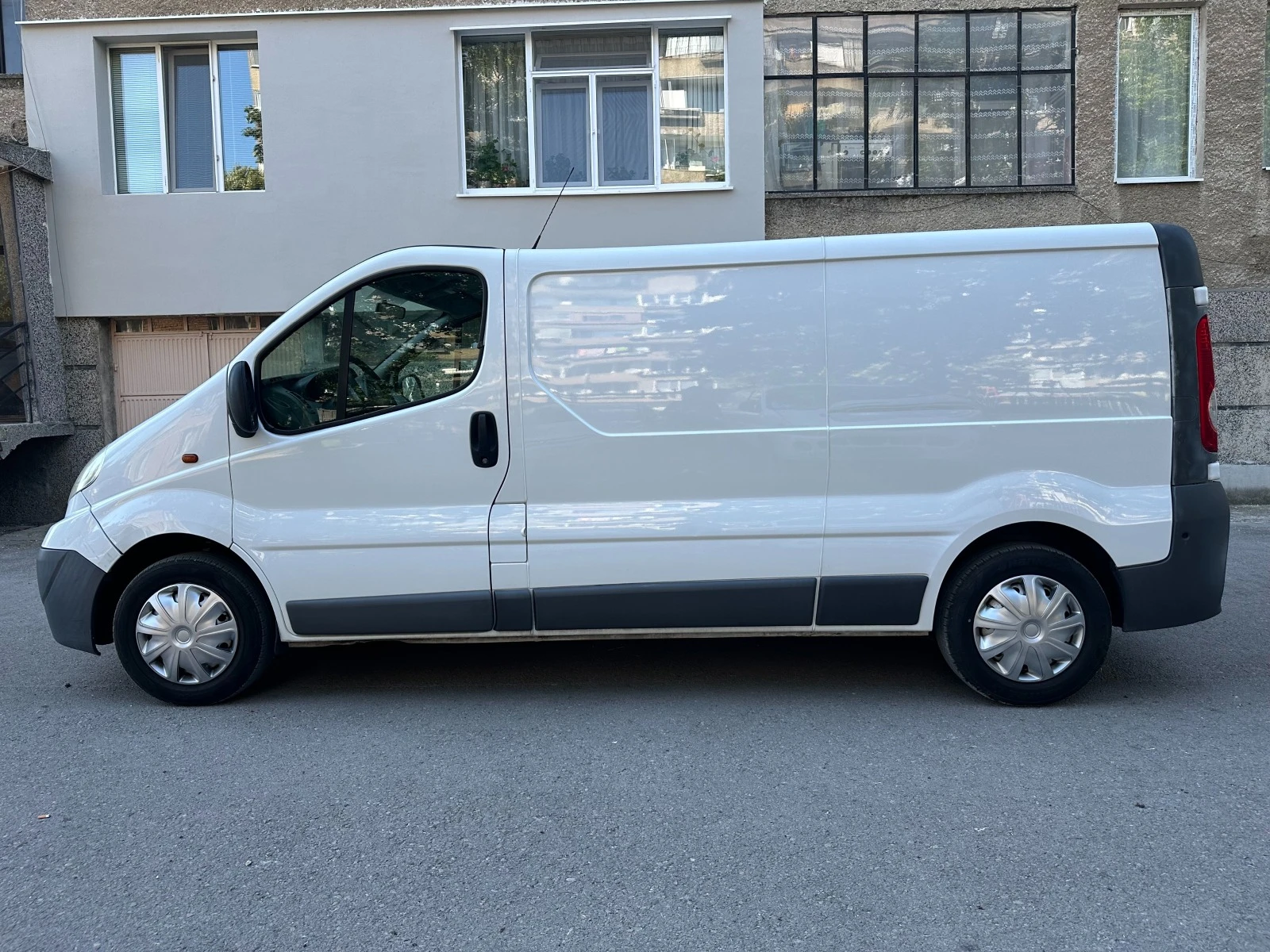 Opel Vivaro 2.0CDTI KLIMA - изображение 7