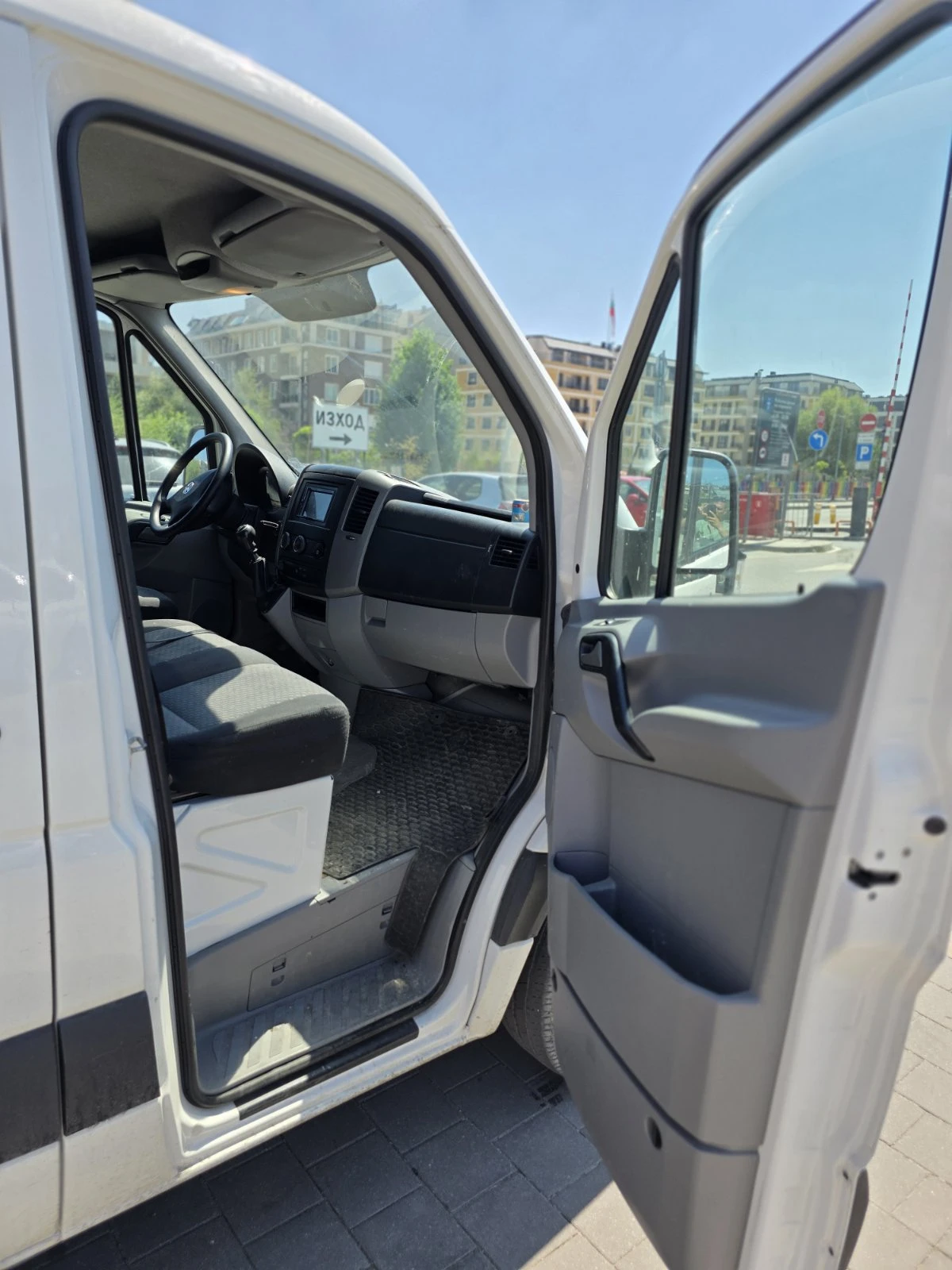 VW Crafter 2.5 TDI, снимка 8 - Бусове и автобуси - 55652619